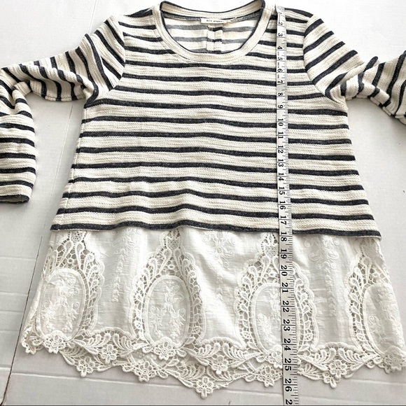 Stripe Cream Gray Light Sweater Sz Small Layered Top Nautical Casual Lace Summer - Picture 11 of 12